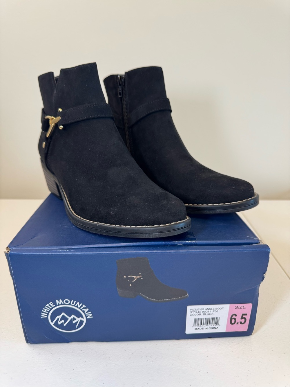 NWT White Mountain Women's Black Suede Ankle Boots size 6.5